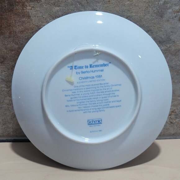 Schmid Hummel Christmas 1981 A Time to Remember Decorative Wall Hanging Plate - Picture 2 of 11